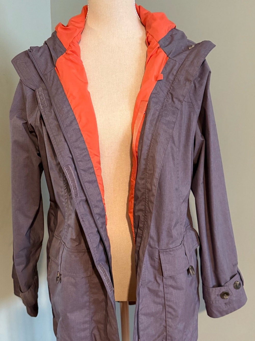 North Face Women’s Lightweight Hooded Coat in Gray with Orange Lining